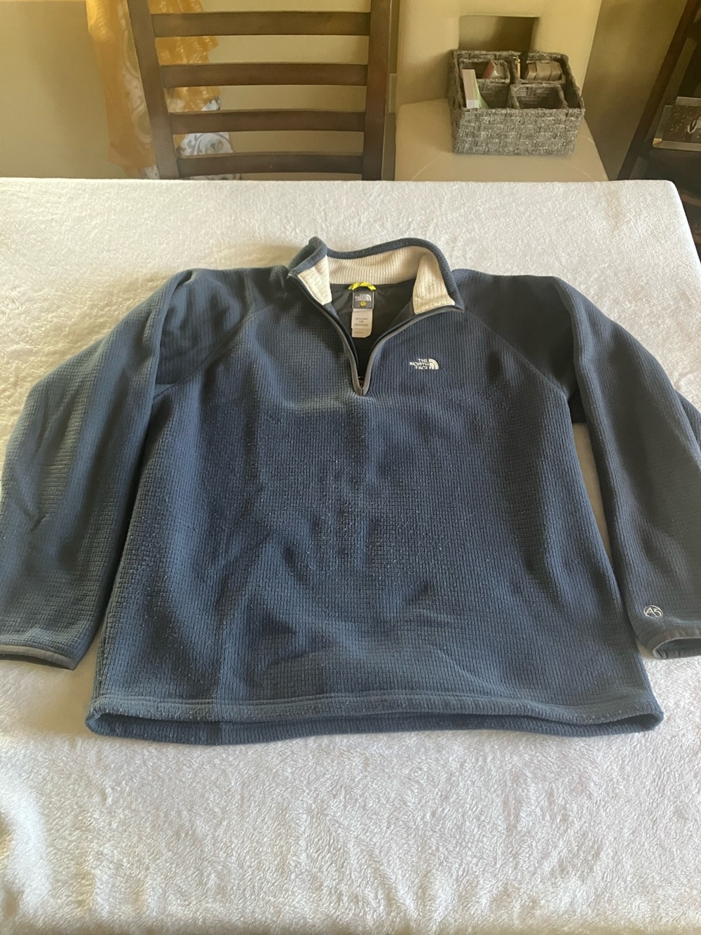The North Face Men’s Navy Blue Quarter-Zip Fleece Pullover